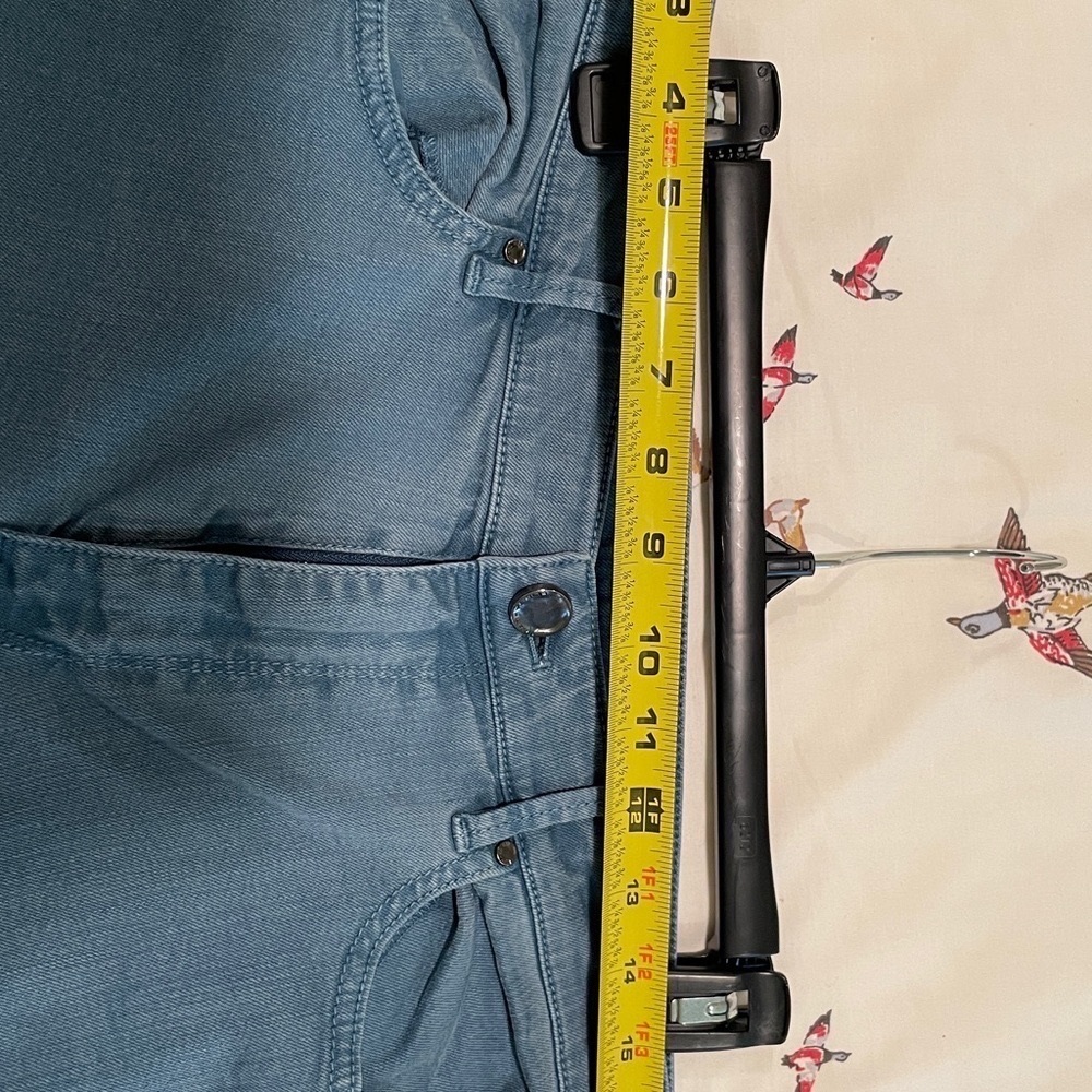 Rare Elie Tahari stretch blue jeans. Size: 12 - Picture 8 of 11